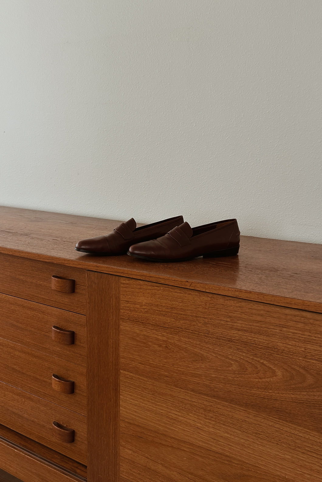 1970's AMALFI OXBLOOD ITALIAN LEATHER LOAFERS | SIZE 8