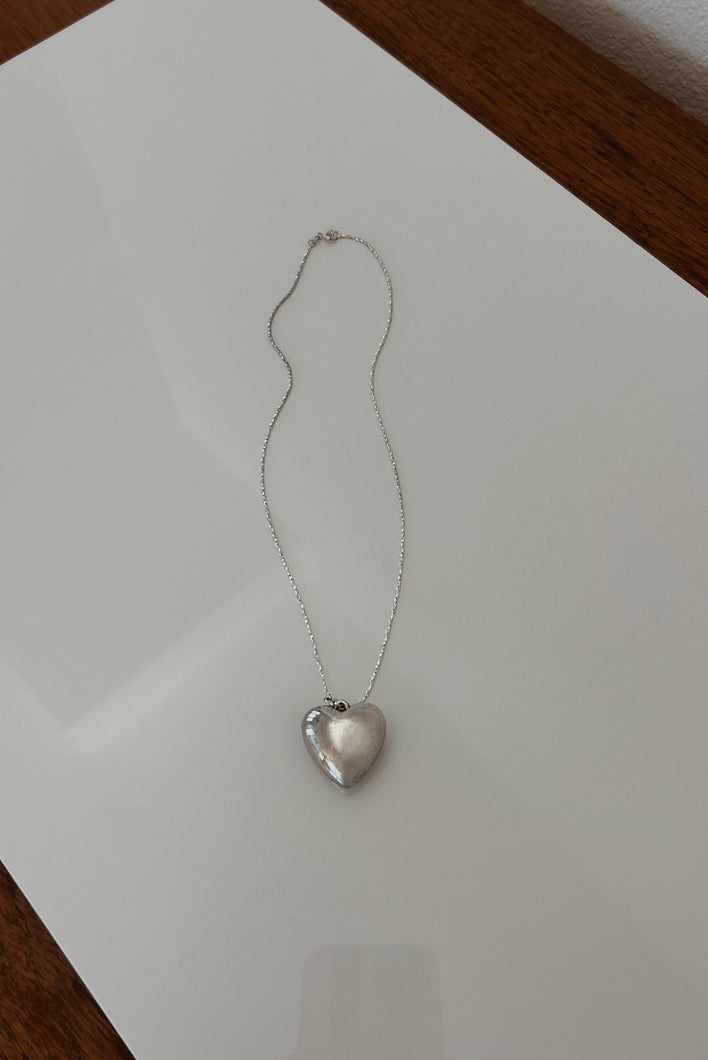 1980's SILVER HEART PENDANT ON STERLING CHAIN
