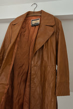 1970's TAWNY DIAMOND PATCHED LEATHER TRENCH | SIZE S/M