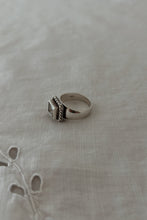 1980's 925 STERLING SILVER CUT GLASS RING | SIZE 7