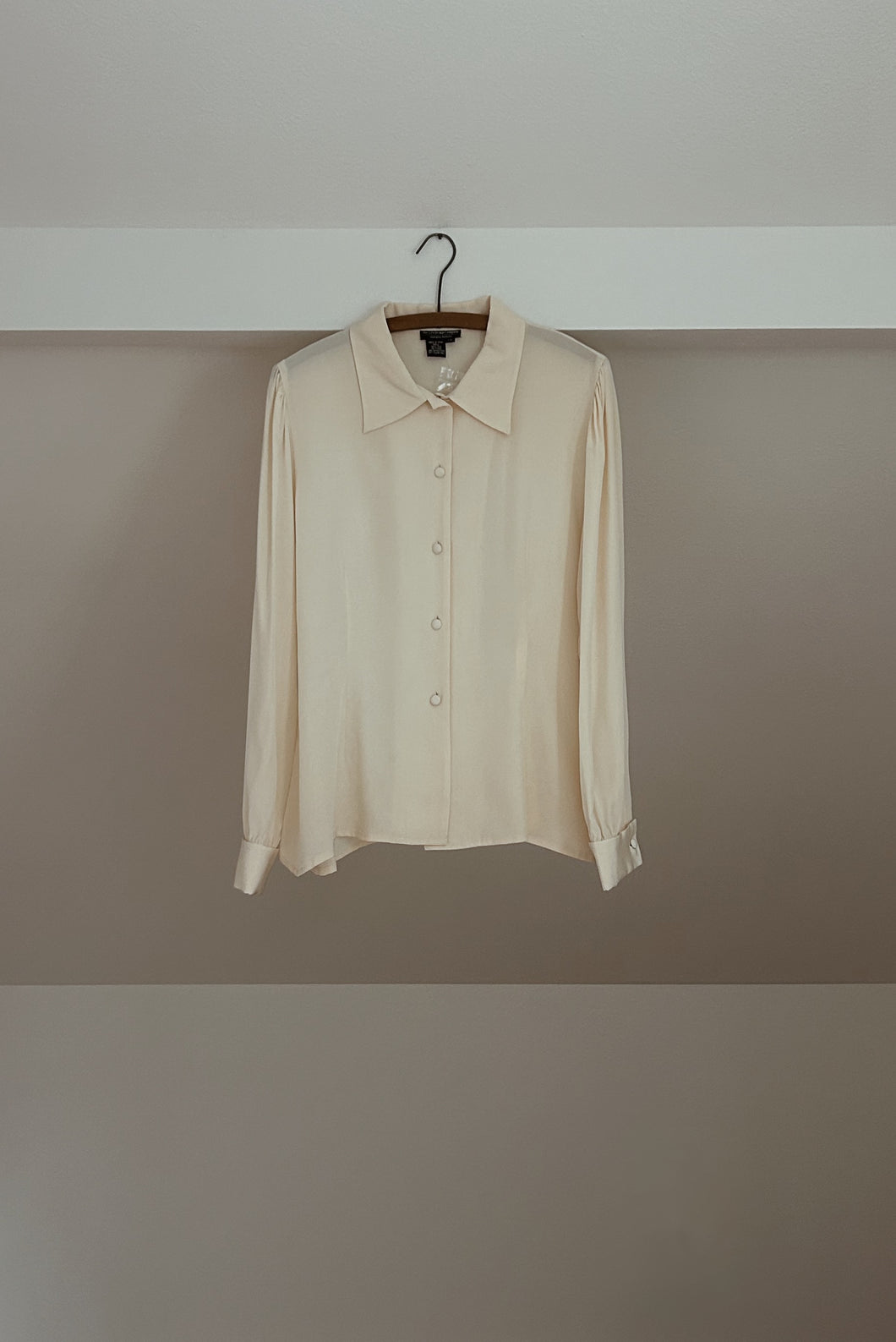 1990's DEADSTOCK PURE SILK J. PETERMAN BLOUSE | SIZE M/L