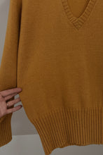 1950's MUSTARD WOOL V NECK VARSITY JUMPER | SIZE M