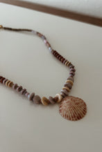 1980's SCALLOP SHELL PENDANT ON SHELL CHAIN