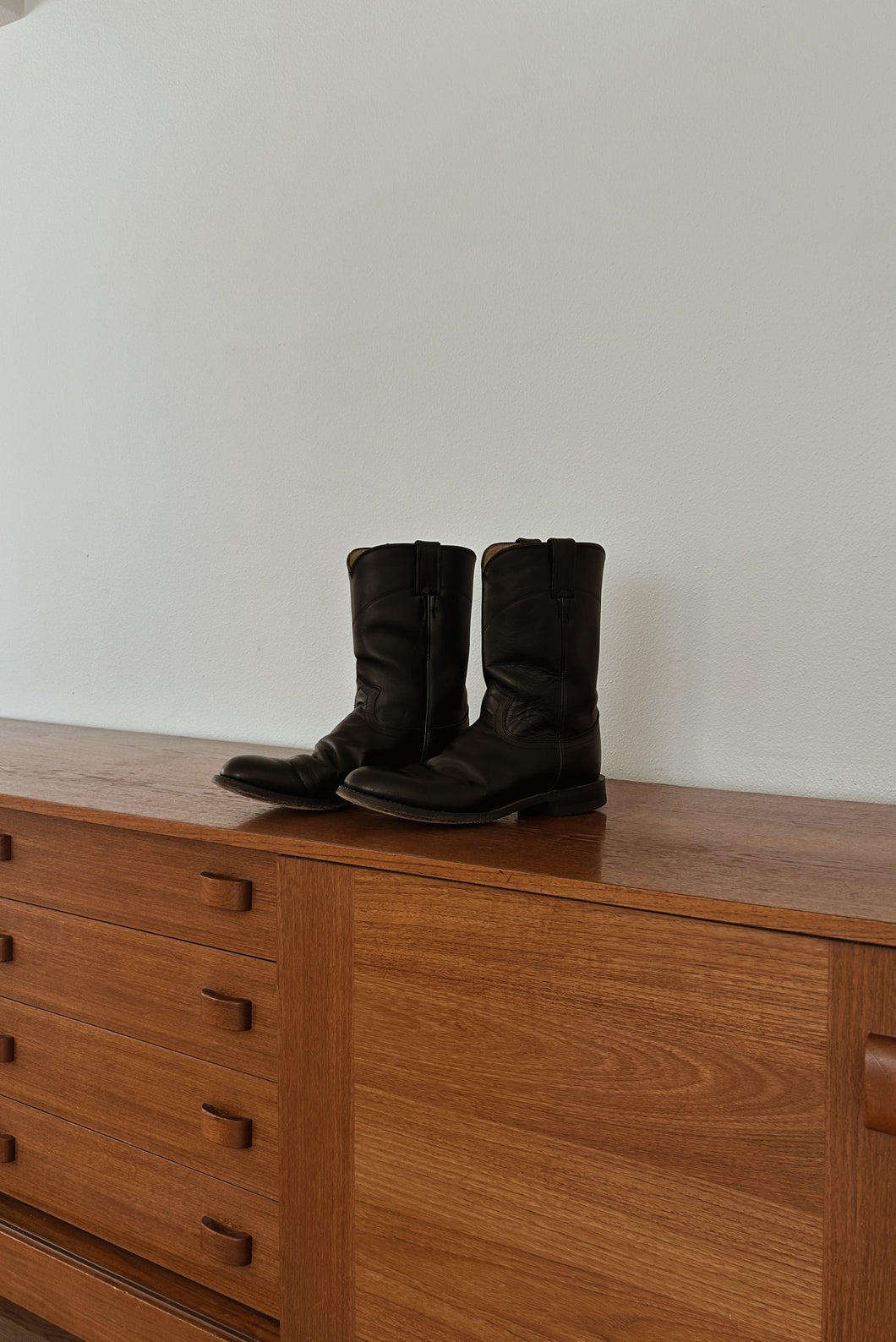 1980's CLASSIC JUSTIN BLACK LEATHER ROPER BOOTS | SIZE 9.5/10