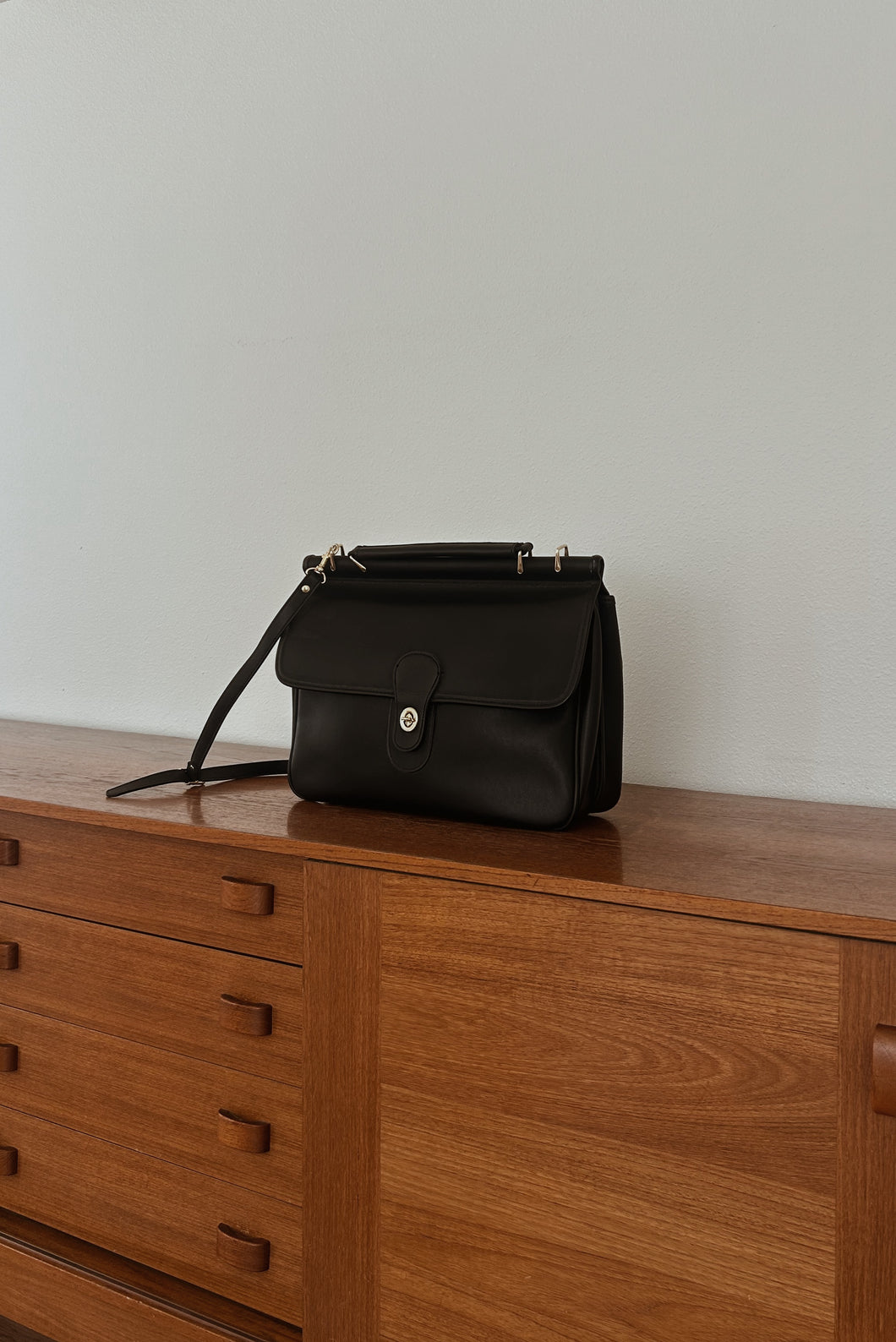 1990's FAUX COACH BLACK FAUX LEATHER MESSENGER