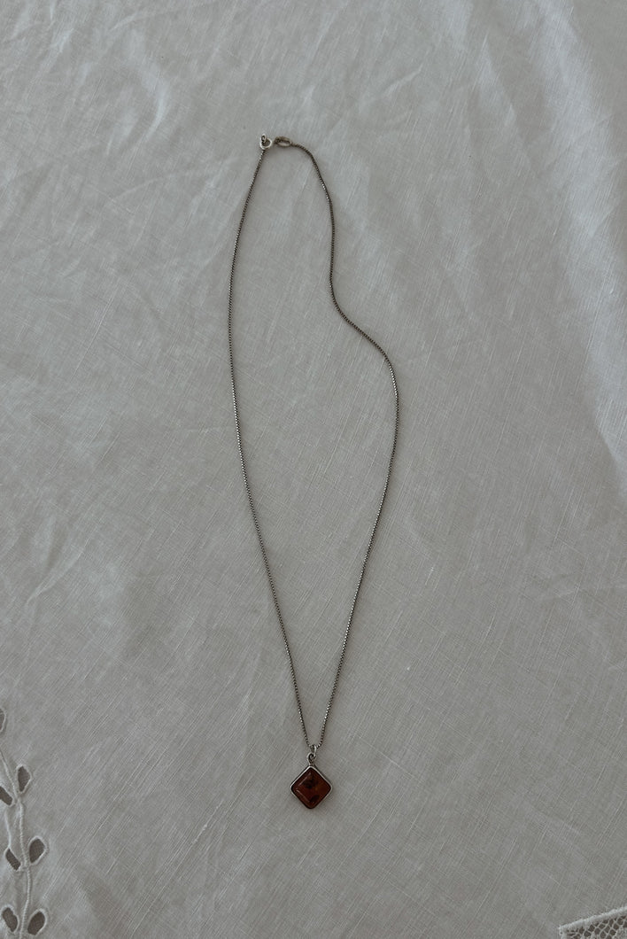 1970's STERLING + AMBER PENDANT ON 925 STERLING SILVER CHAIN