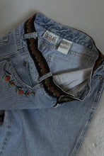 1990's EMBROIDERED FLORAL TRIM MOM DENIM | SIZE 29