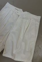 1980's HIGH RISE WHITE COTTON PLEATED TROUSER SHORTS | SIZE 30