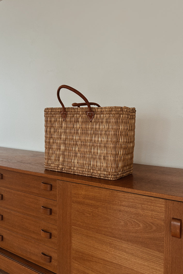 1970's WOVEN BASKET BAG | LEATHER HANDLE