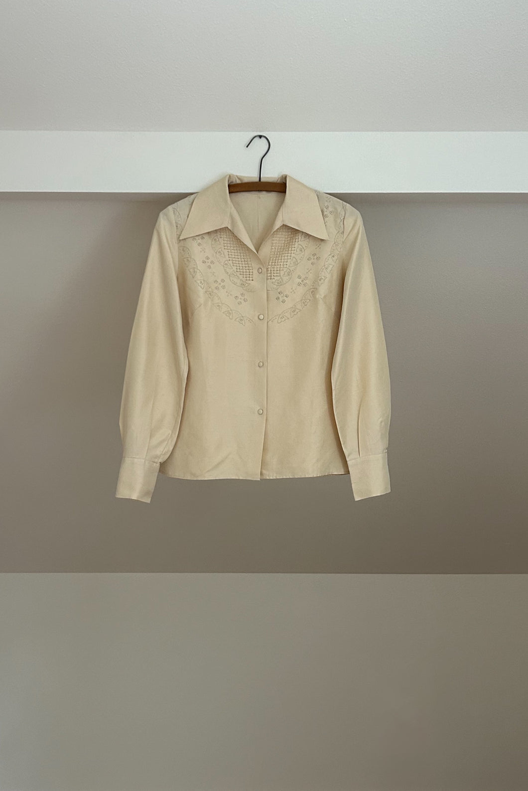 1950's PURE SILK EMBROIDERED BLOUSE | SIZE S/M