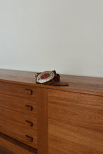 1990's WOVEN LEATHER CORAL WESTERN MEDALLION BELT | SIZE M