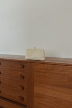 1960's PEARL KNIT CLUTCH | 9" x 5"