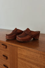 1970's BRAZILIAN WOVEN LEATHER WHIPSTITCH CLOGS | SIZE 5.5/6