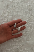1980's SILVER PLATE SHELL POSTS