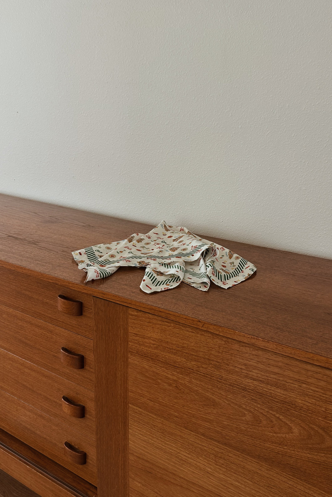 1990's PURE SILK POSITANO ITALIA SCARF | 25