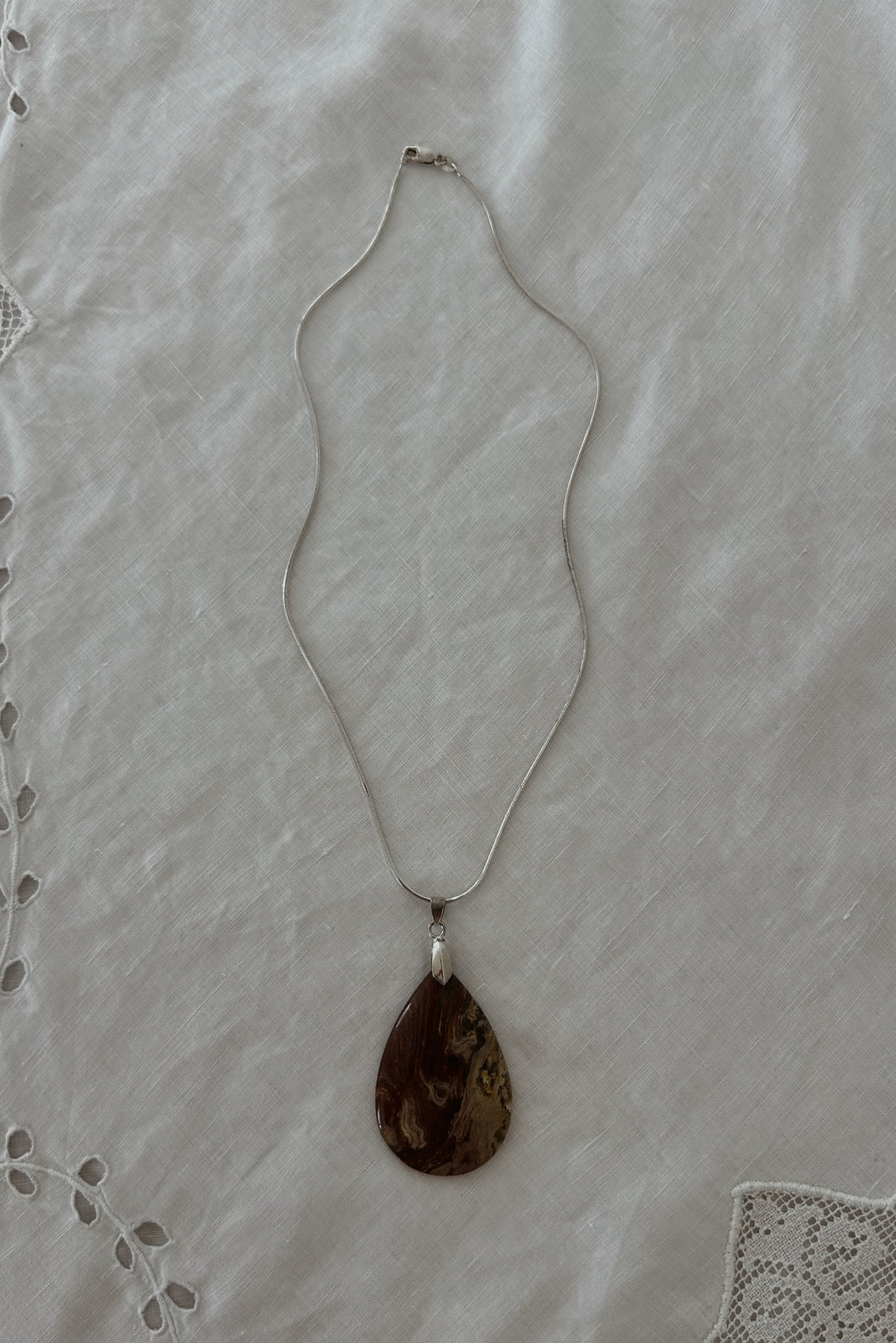 1990's CHUNKY AGATE  PENDANT ON LIQUID STERLING CHAIN