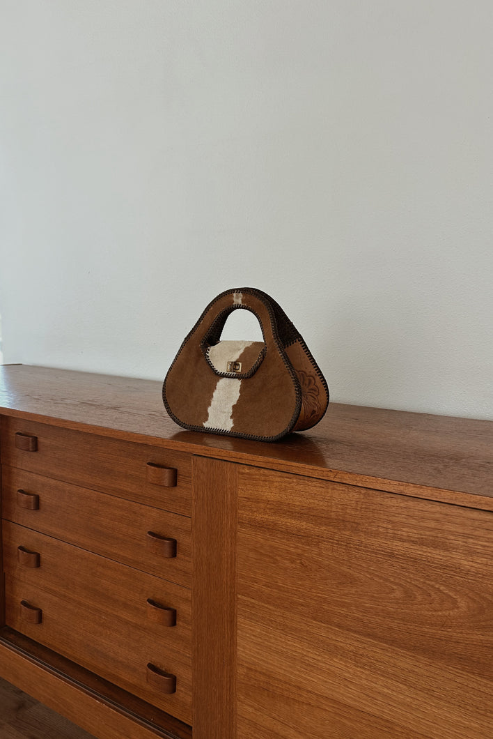 1960's RARE COWHIDE TOOLED LEATHER BAG | 11