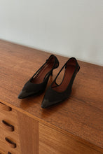 1990's PLINER BLACK LEATHER + NYLON WINGTIP POINTED KITTEN HEELS | SIZE 6
