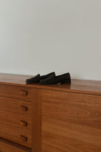 1990's MIDNIGHT LEATHER LOAFERS | SIZE 7.5