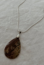 1990's CHUNKY AGATE  PENDANT ON LIQUID STERLING CHAIN