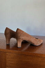 1980's STUDDED SUEDE PUMPS | SIZE 7