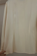 1990's DEADSTOCK PURE SILK J. PETERMAN BLOUSE | SIZE M/L