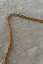 1990's GOLD PLATE CHUNKY TWIST CHAIN
