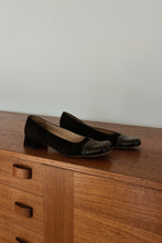 1980's FERRAGAMO BLACK TWO TONE SUEDE PUMPS | SIZE 8