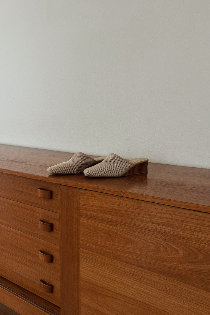 1990's THE SAK CAMEL WOVEN WEDGES | SIZE 7.5