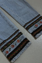 1990's EMBROIDERED FLORAL TRIM MOM DENIM | SIZE 29