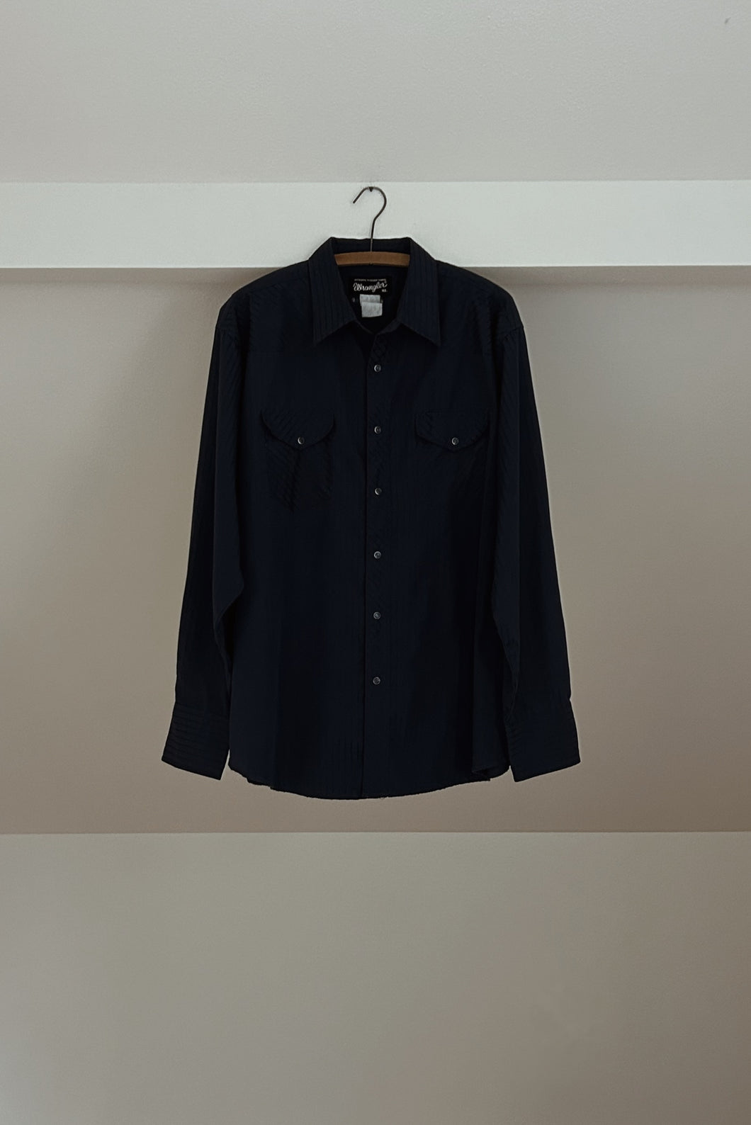 1980's WRANGLER NAVY SATIN STRIPE WESTERN SHIRT | SIZE XL