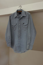 1980's WRANGLER CHAMBRAY WESTERN SNAP BUTTON SHIRT | SIZE M