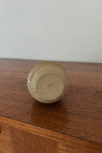 MID CENTURY CLAY CERAMIC PLANTER / JAR