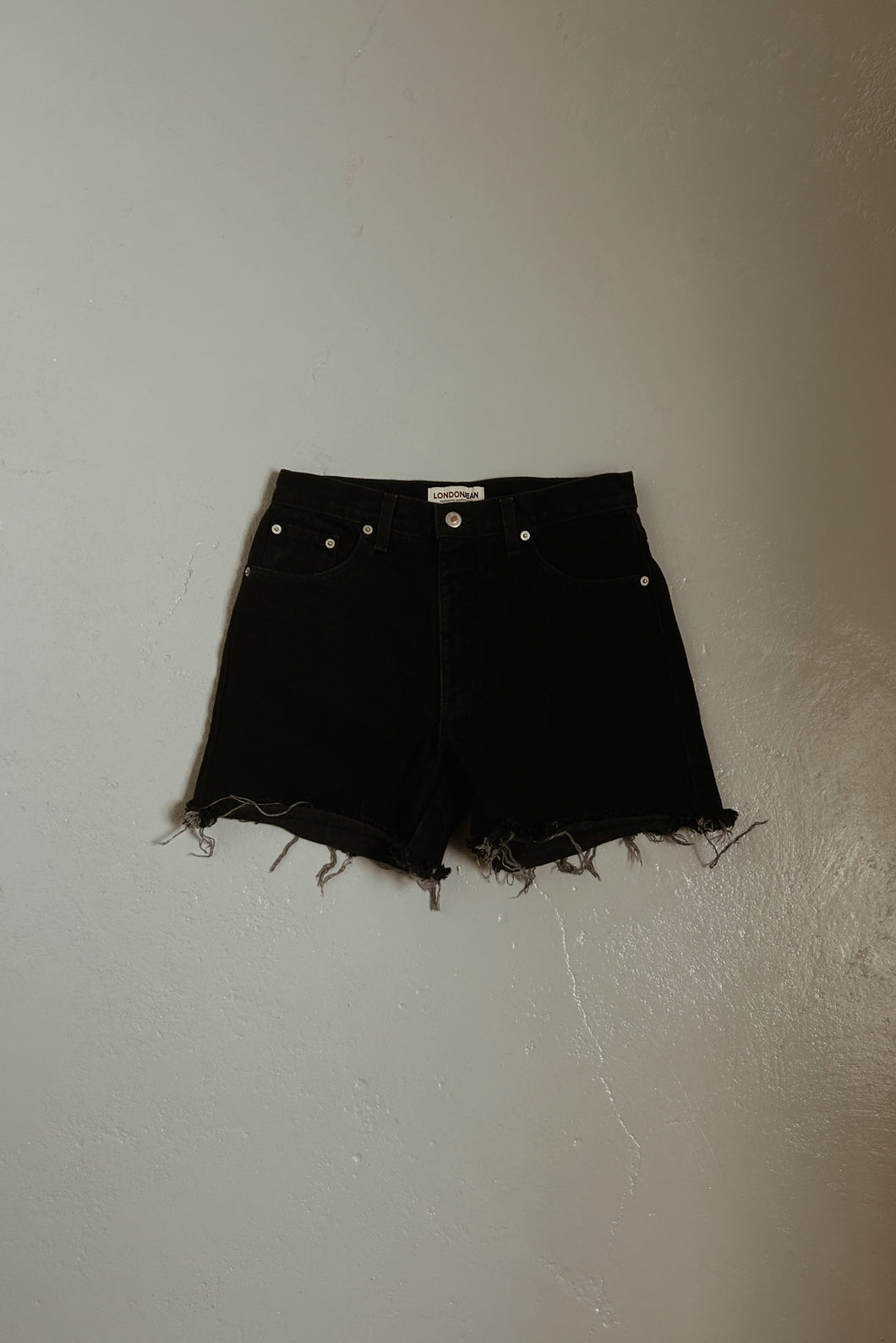 1990's CLASSIC LONDON BLACK DENIM CUTOFFS | SIZE 28