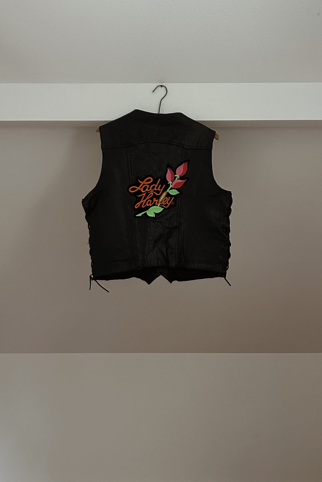 1980's LADY HARLEY BLACK LEATHER LACE UP VEST | SIZE S/M