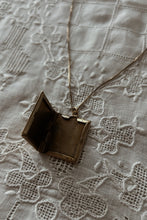 1950's 'THIS IS YOUR LIFE' BOOK LOCKET ON GOLD VERMEIL CHAIN