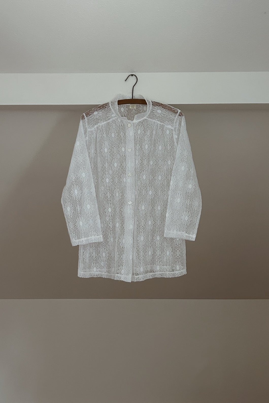 1970's WHITE LACE BUTTON BLOUSE | SIZE M