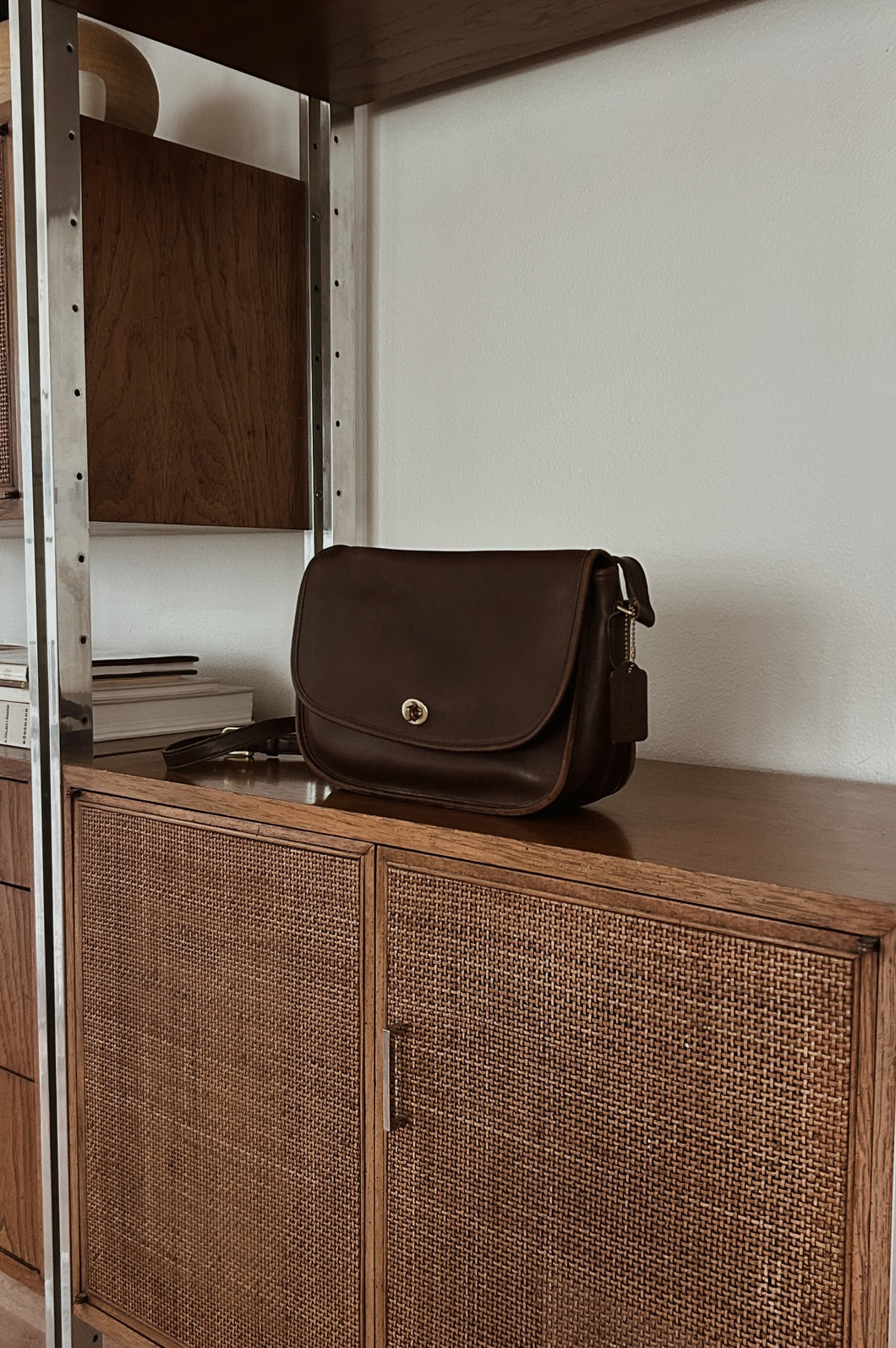 1990's COACH CHOCOLATE LEATHER HANDBAG | 11