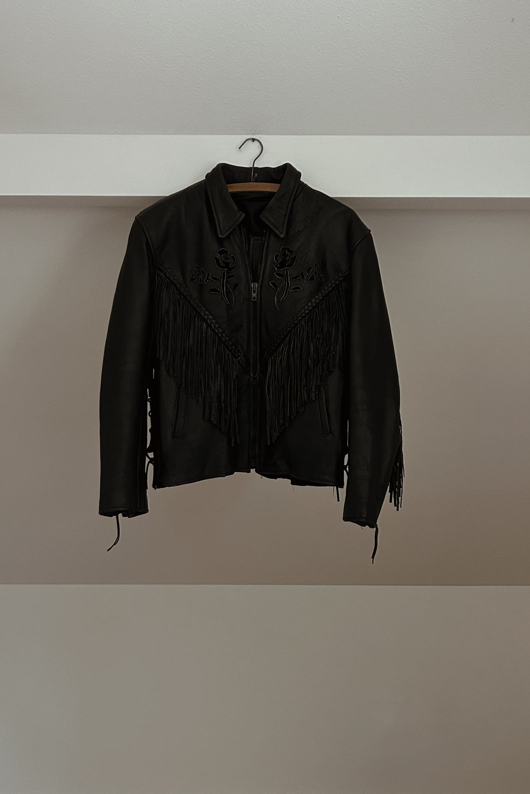 1980's BLACK FLORAL EMBOSSED BLACK BRAIDED FRINGE LEATHER BIKER JACKET | SIZE M