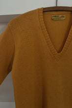 1950's MUSTARD WOOL V NECK VARSITY JUMPER | SIZE M