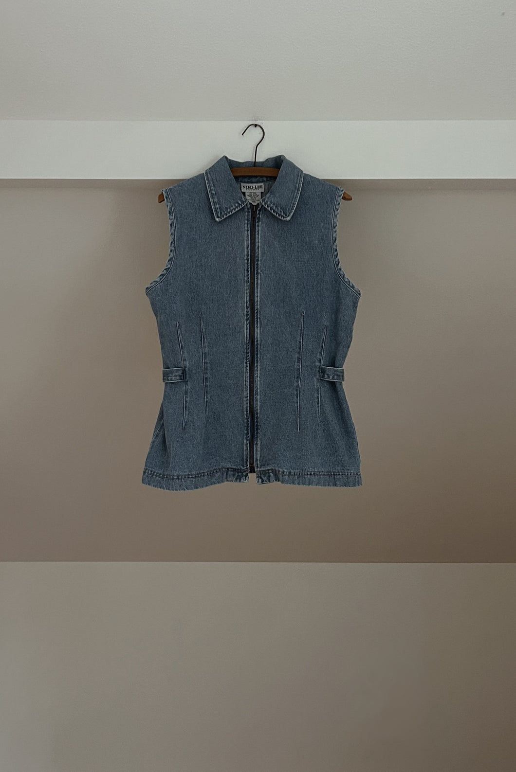 1990's CINCH WAIST DENIM ZIP VEST | SIZE L
