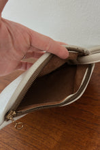 1960's MOD CREAM LEATHER CLUTCH HANDBAG