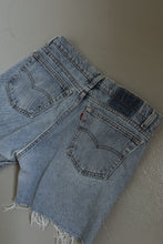 1990's LEVI'S HIGH RISE CUTOFF DENIM SHORTS | SIZE 28