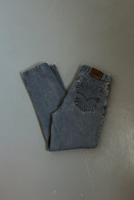 1990's LEVI'S 540 BROWN TAB RELAXED DENIM | SIZE 32