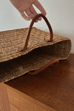 1970's WOVEN BASKET BAG | LEATHER HANDLE