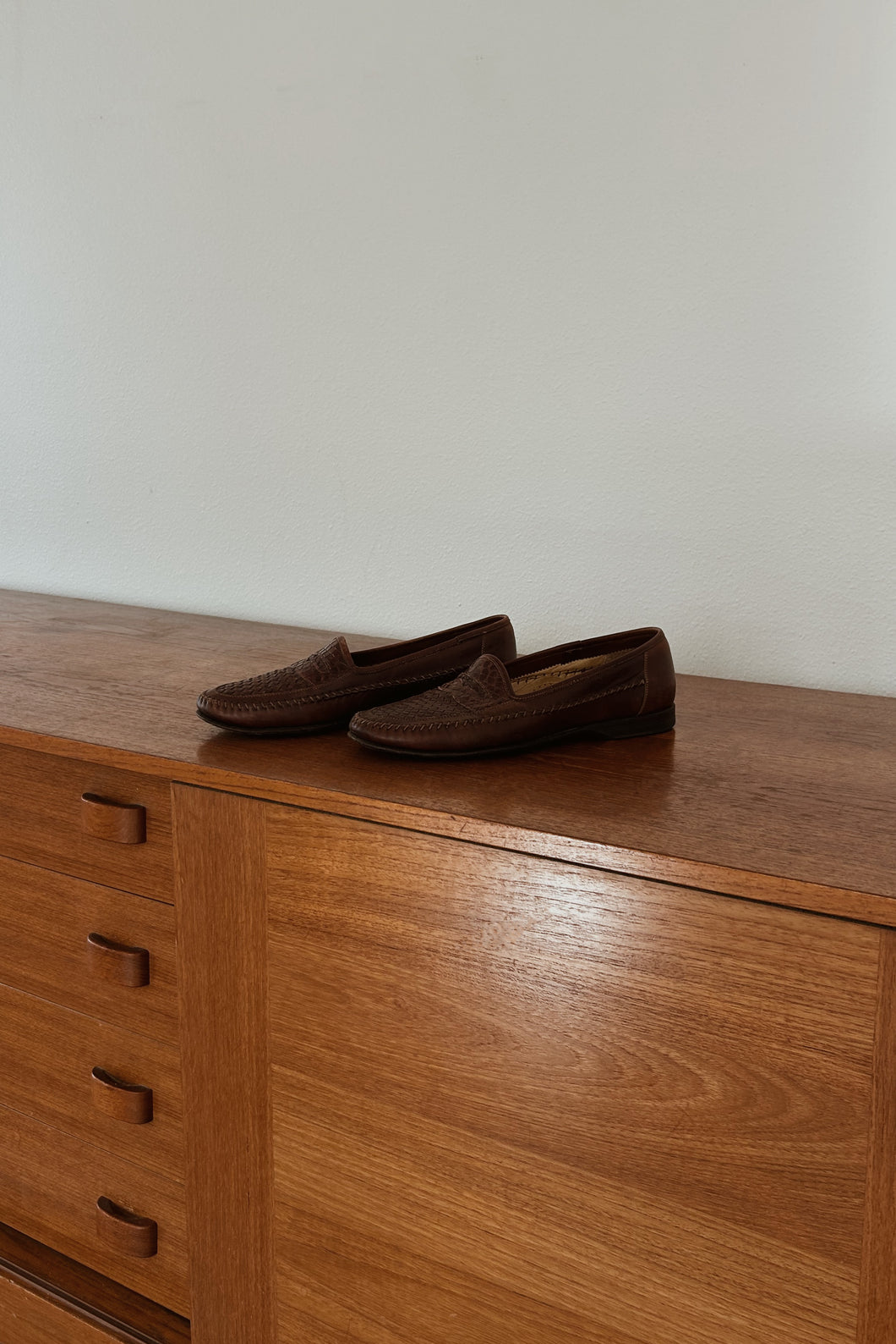 1990's ITALIAN WOVEN LEATHER LOAFERS | SIZE 10