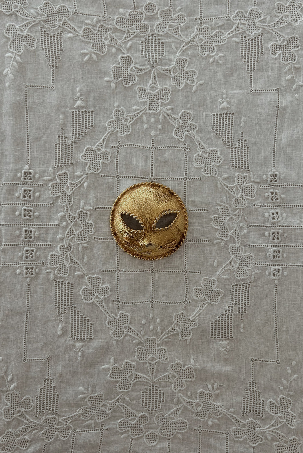 1970's BRASS CAT MASK BROOCH