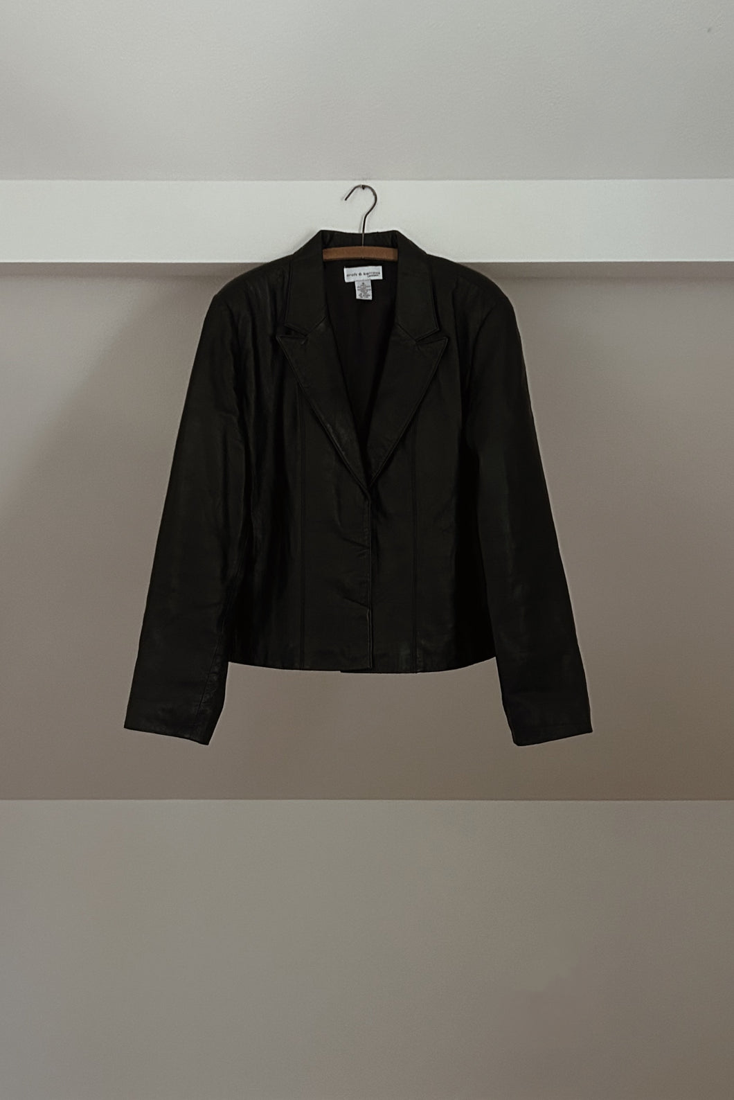 1990's BLACK LAMBSKIN LEATHER CROP BLAZER JACKET | SIZE L