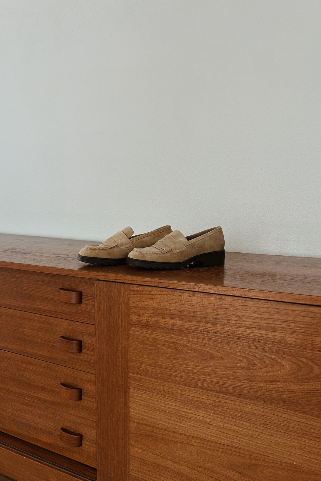 Y2K FRINGE SUEDE LUG SOLE LOAFERS | SIZE 7