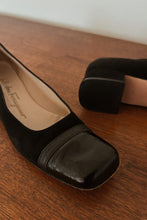 1980's FERRAGAMO BLACK TWO TONE SUEDE PUMPS | SIZE 8